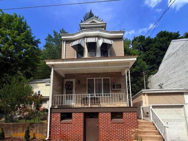 842 WATER STREET, POTTSVILLE, PA 17901