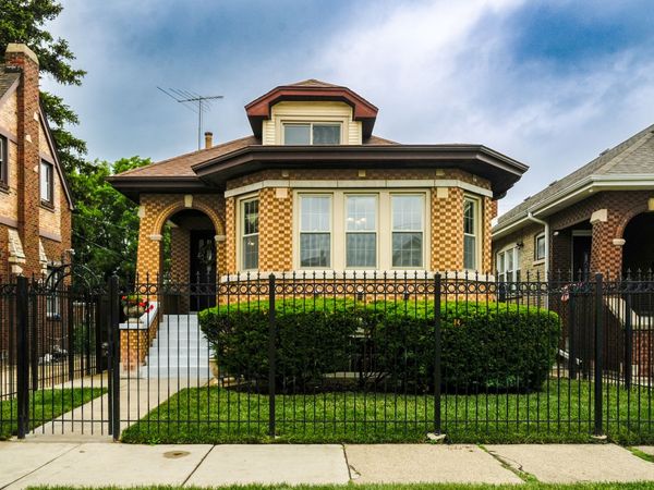 6136 W Fletcher Street , Chicago, IL 60634