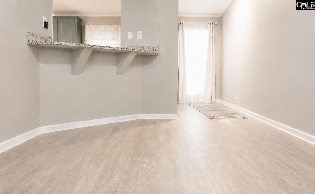 150 Crestwood Arch  Photo 6