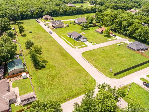 410 W 7th Street , Dewey, OK 74029