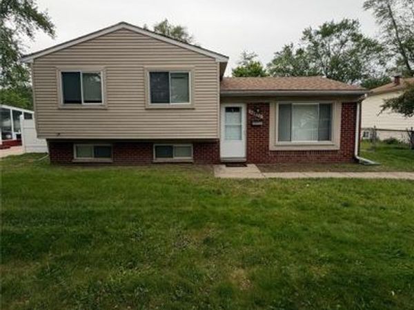 28472 Greenview Street , Romulus, MI 48174