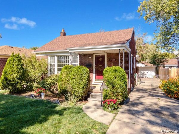 19685 Lochmoor Street , Harper Woods, MI 48225