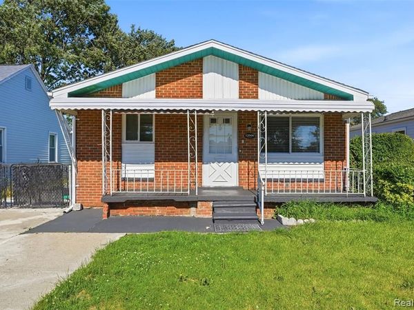 32000 Saint Margaret Street, St. Clair Shores, MI 48082