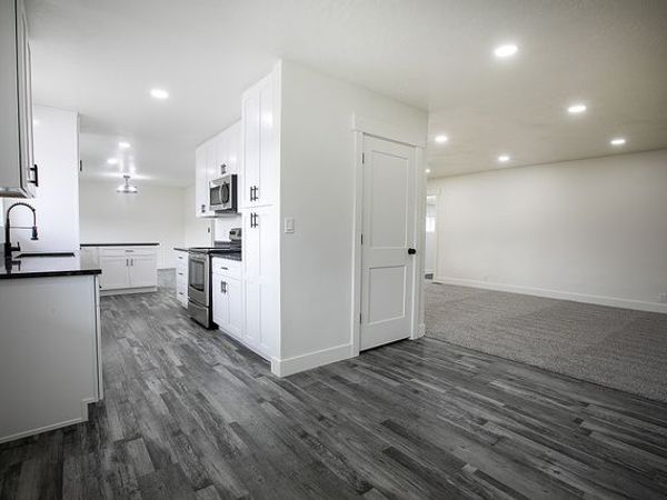 36 W MARQUETTE DR , Midvale, UT 84047