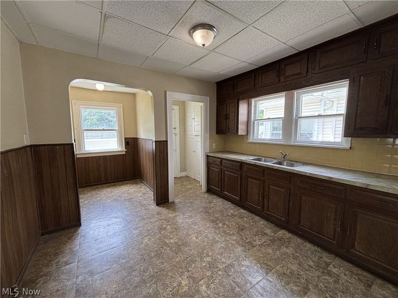 18214 Windward Road, Cleveland, OH 44119 Photo 13