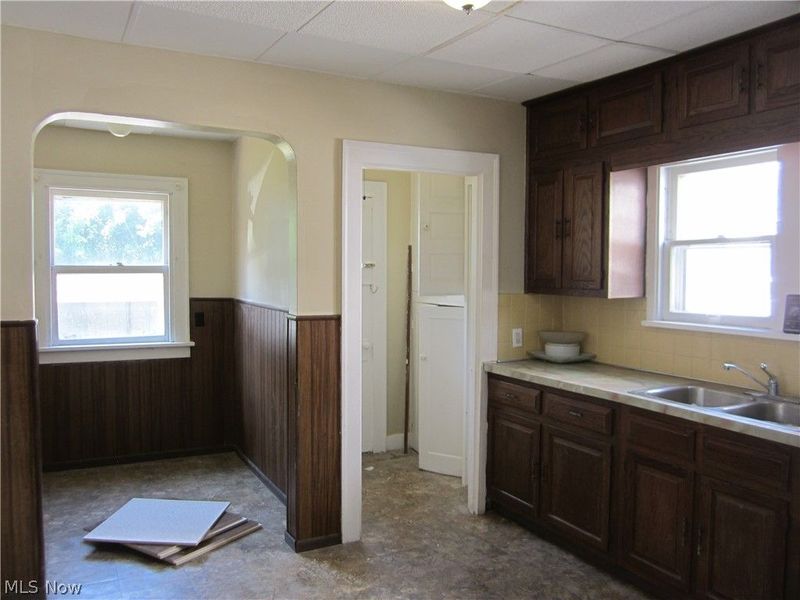 18214 Windward Road, Cleveland, OH 44119 Photo 9