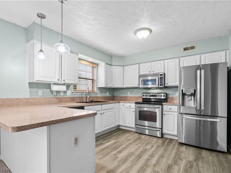 763 Valley View Court, Kent, OH 44240 Photo 13