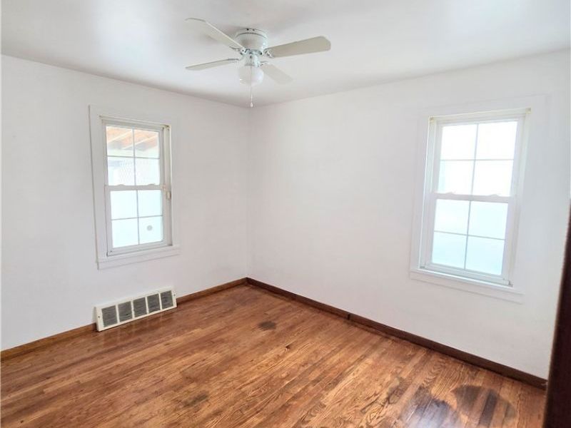 13629 Woodward Boulevard, Garfield Heights, OH 44125 Photo 10