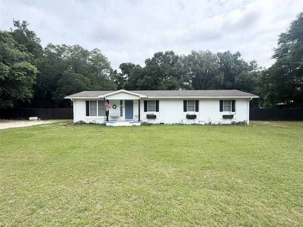 3904 Ranch Rd, Pace, FL 32571