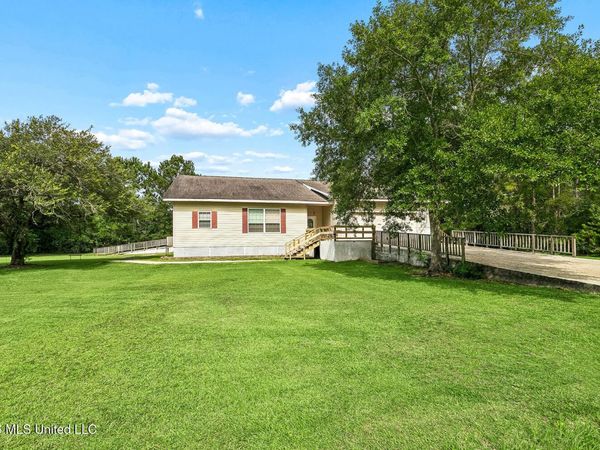 6096 Bayouwood Drive, Pearlington, MS 39572