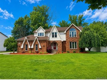 400 Tiburon Lane, Williamsville, NY 14051