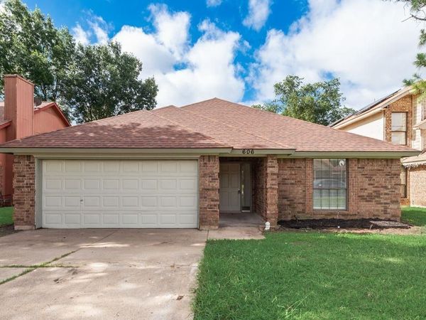 606 Oakland Hills Drive, Arlington, TX 76018