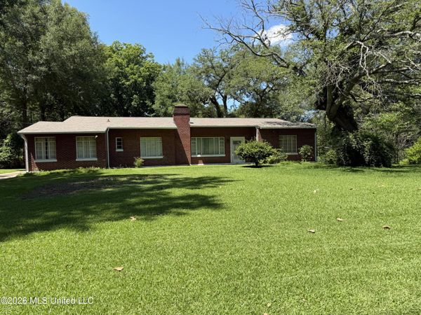 822 Meadowbrook Road, Jackson, MS 39206