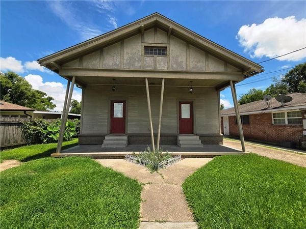 2319 PLAZA Drive, Chalmette, LA 70043