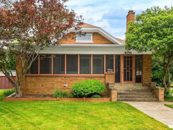 605 N MAIN Street, Washington, IL 61571