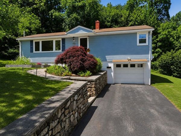 46 Pinecroft Ave, Holden, MA 01520