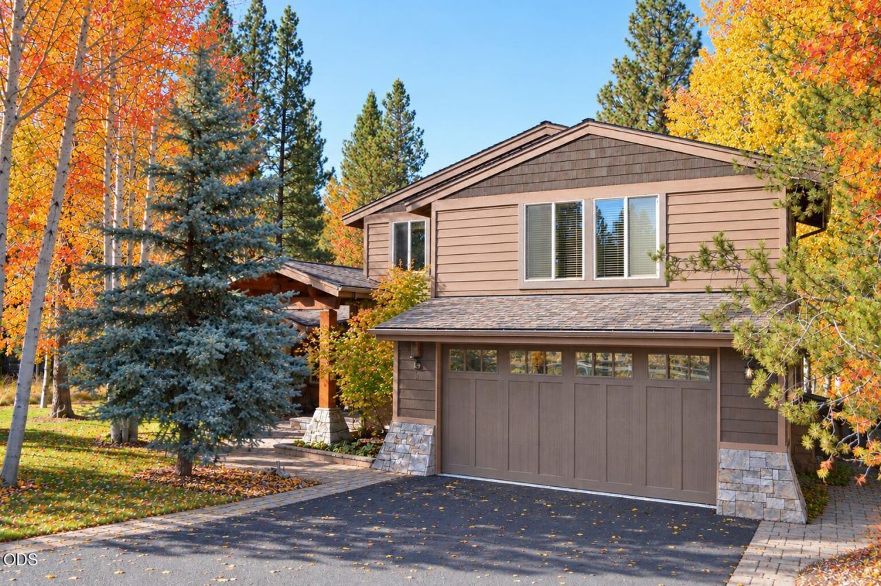 58017 Tokatee Lane, Sunriver, OR 97707 Main Photo