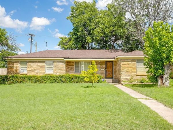 601 Perry Drive, White Settlement, TX 76108