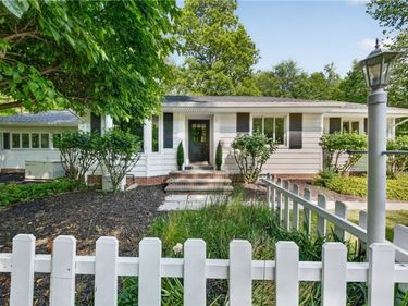 3909 Brainard Road, Orange Village, OH 44122