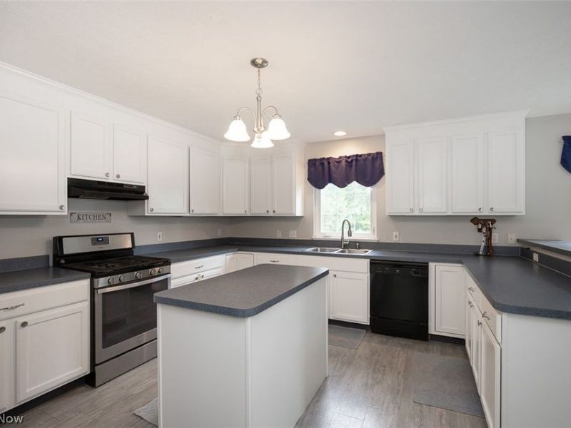 33316 Ambleside Drive, Avon Lake, OH 44012 Photo 17