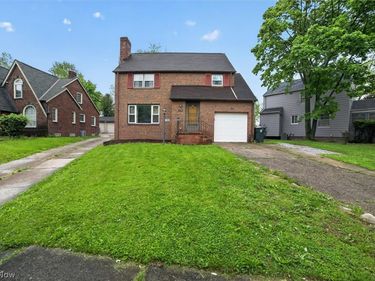 1139 Castleton Road, Cleveland Heights, OH 44121