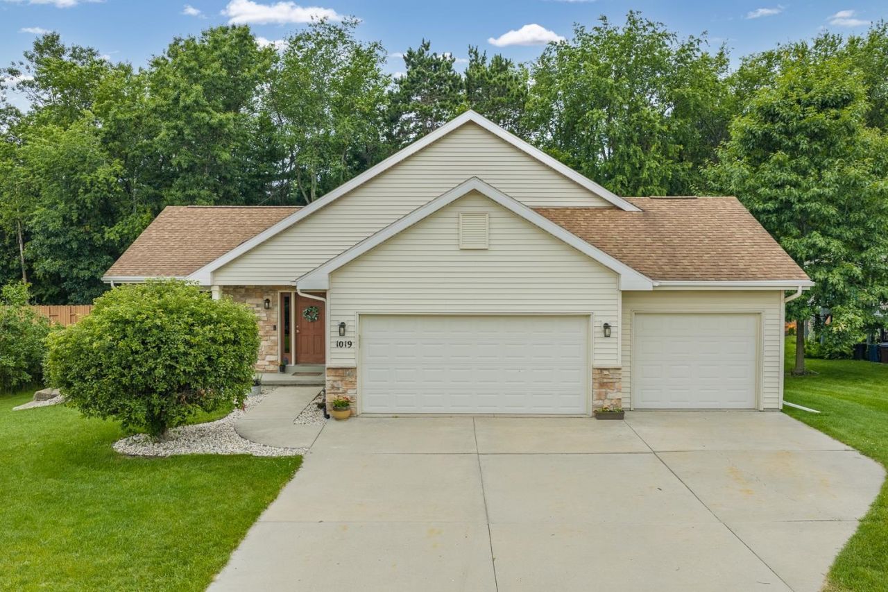 1019 21st Street, Prairie Du Sac, WI 53578 Main Photo