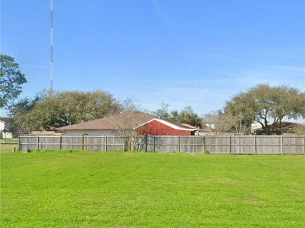 3608 LYNDELL Drive , Chalmette, LA 70043