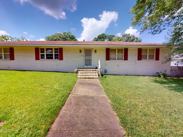 210 Porter Street, Senatobia, MS 38668