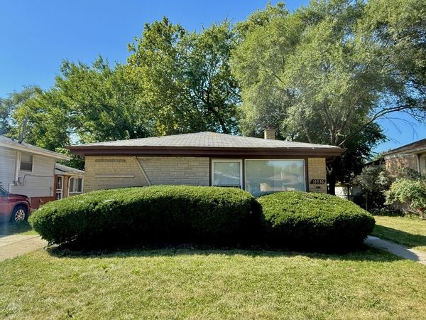 15530 University Avenue , Dolton, IL 60419