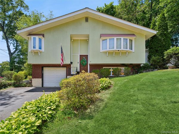 2 Highfield Avenue , Port Washington, NY 11050