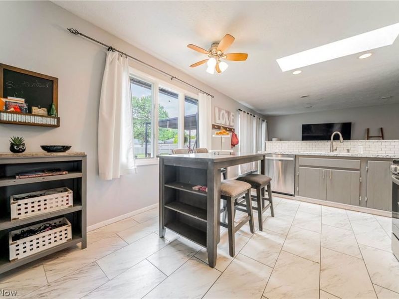 6165 Creekside Lane, North Ridgeville, OH 44039 Photo 8