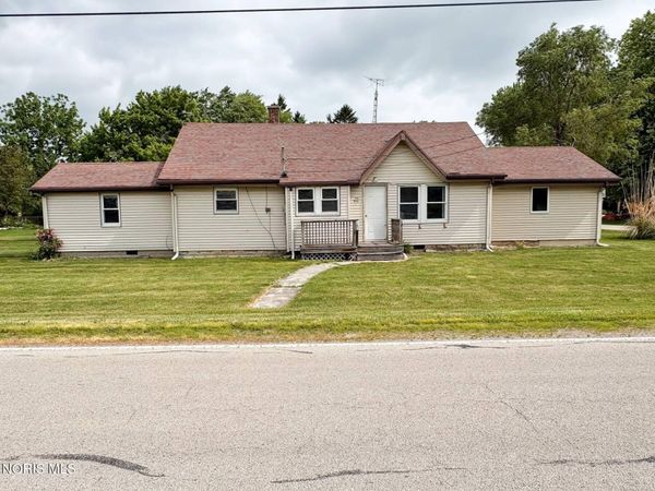 405 West Avenue, Curtice, OH 43412