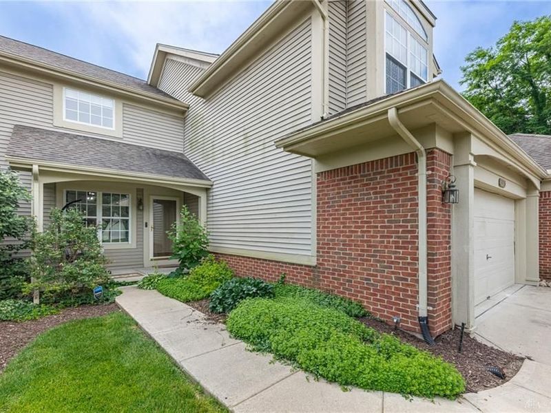 3975 Turnberry Way, Beavercreek, OH 45430 Photo 2