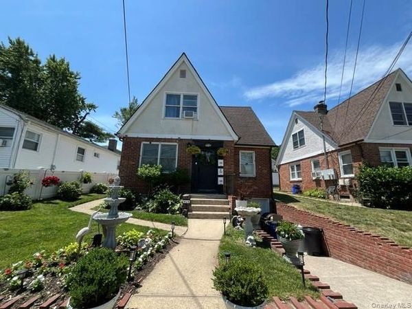 9 Linwood Road S, Unit Rear, Port Washington, NY 11050