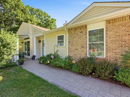 10 Pheasant Trail Coram, NY 11727