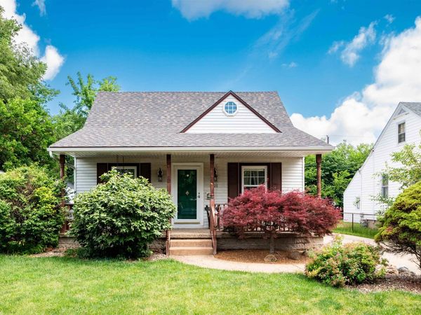 921 E TRIPP Avenue, Peoria, IL 61603