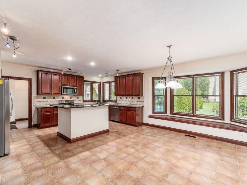 8540 Oakshire Drive, Pickerington, OH 43147 Photo 16