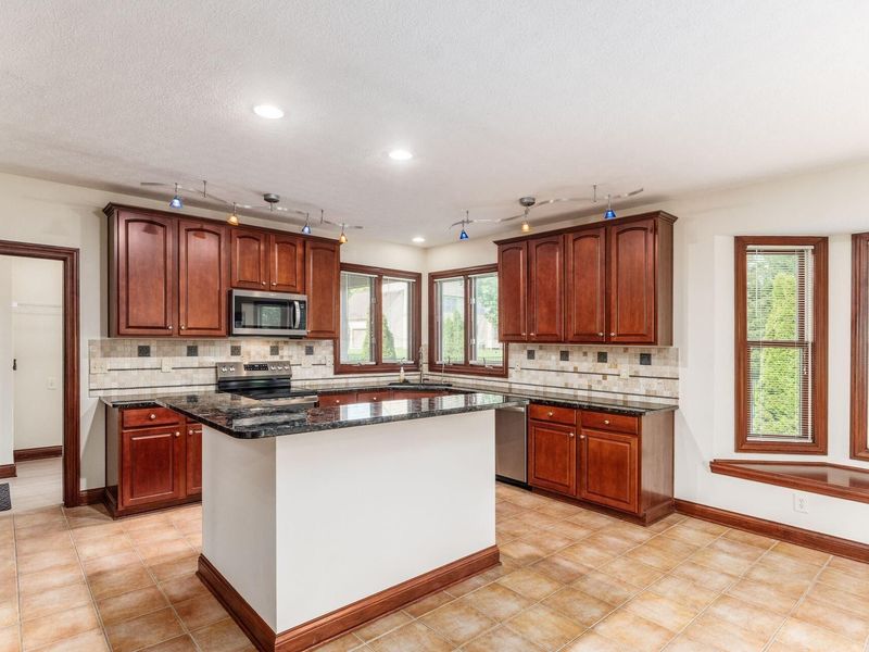 8540 Oakshire Drive, Pickerington, OH 43147 Photo 18