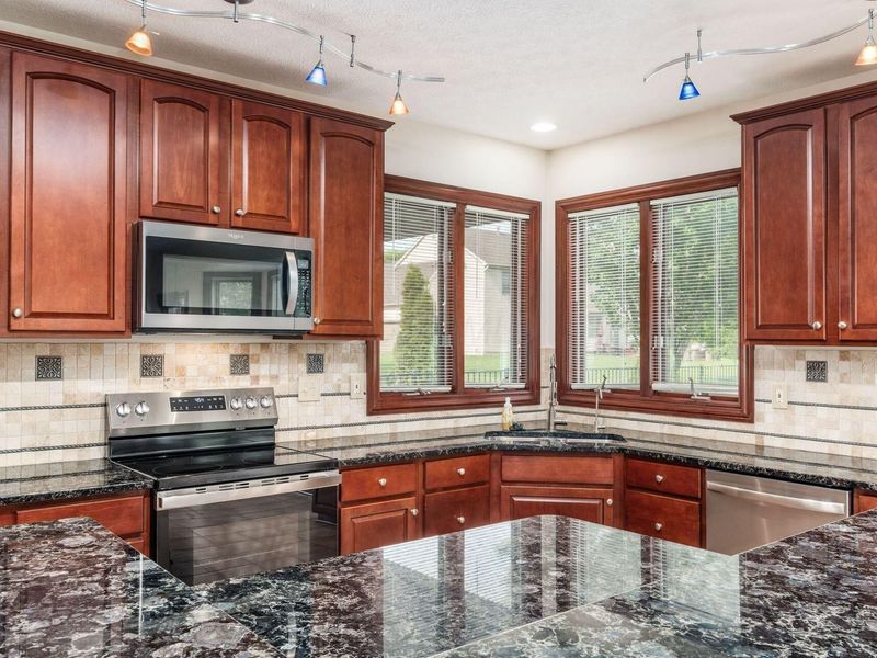 8540 Oakshire Drive, Pickerington, OH 43147 Photo 19