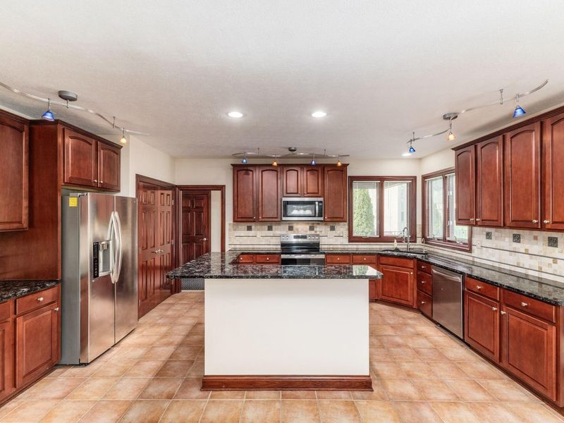 8540 Oakshire Drive, Pickerington, OH 43147 Photo 21