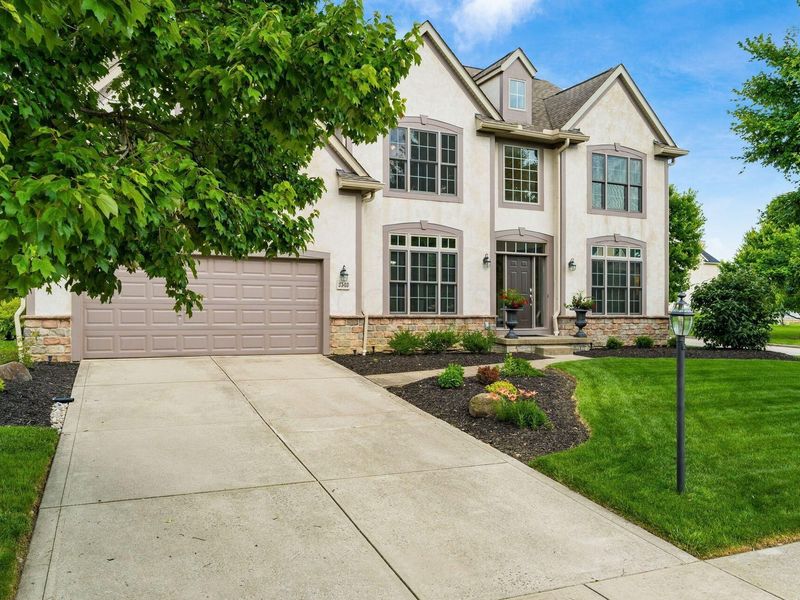 8540 Oakshire Drive, Pickerington, OH 43147 Photo 3