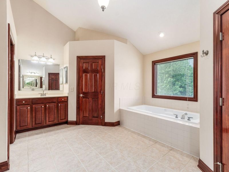 8540 Oakshire Drive, Pickerington, OH 43147 Photo 37