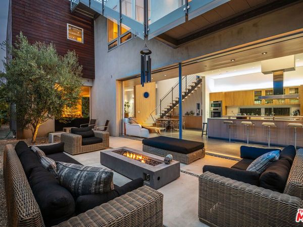 716 Brooks Avenue, Venice, CA 90291