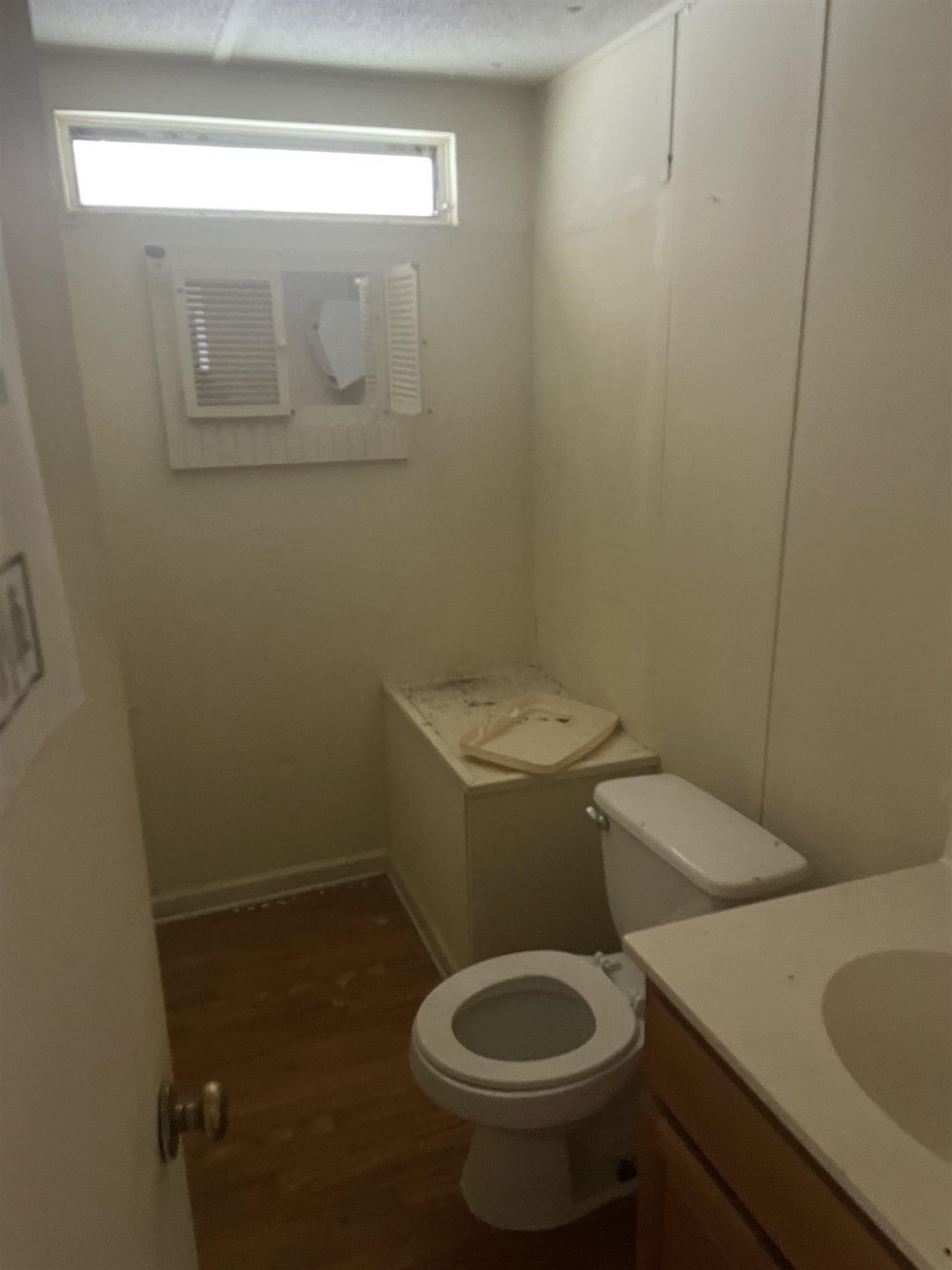 220 W Main St.  Photo 6