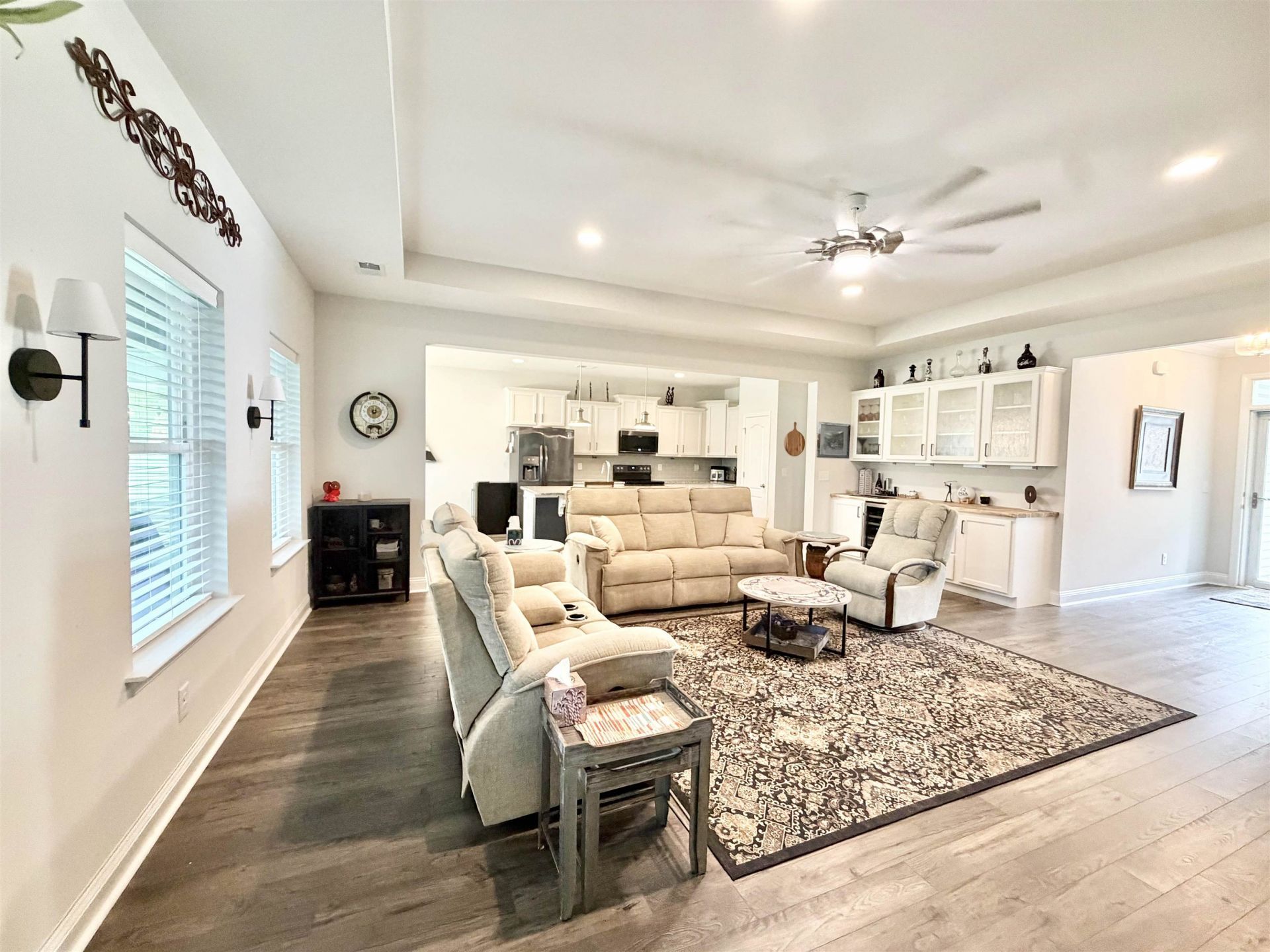 387 Dunbarton Ln. Photo 4
