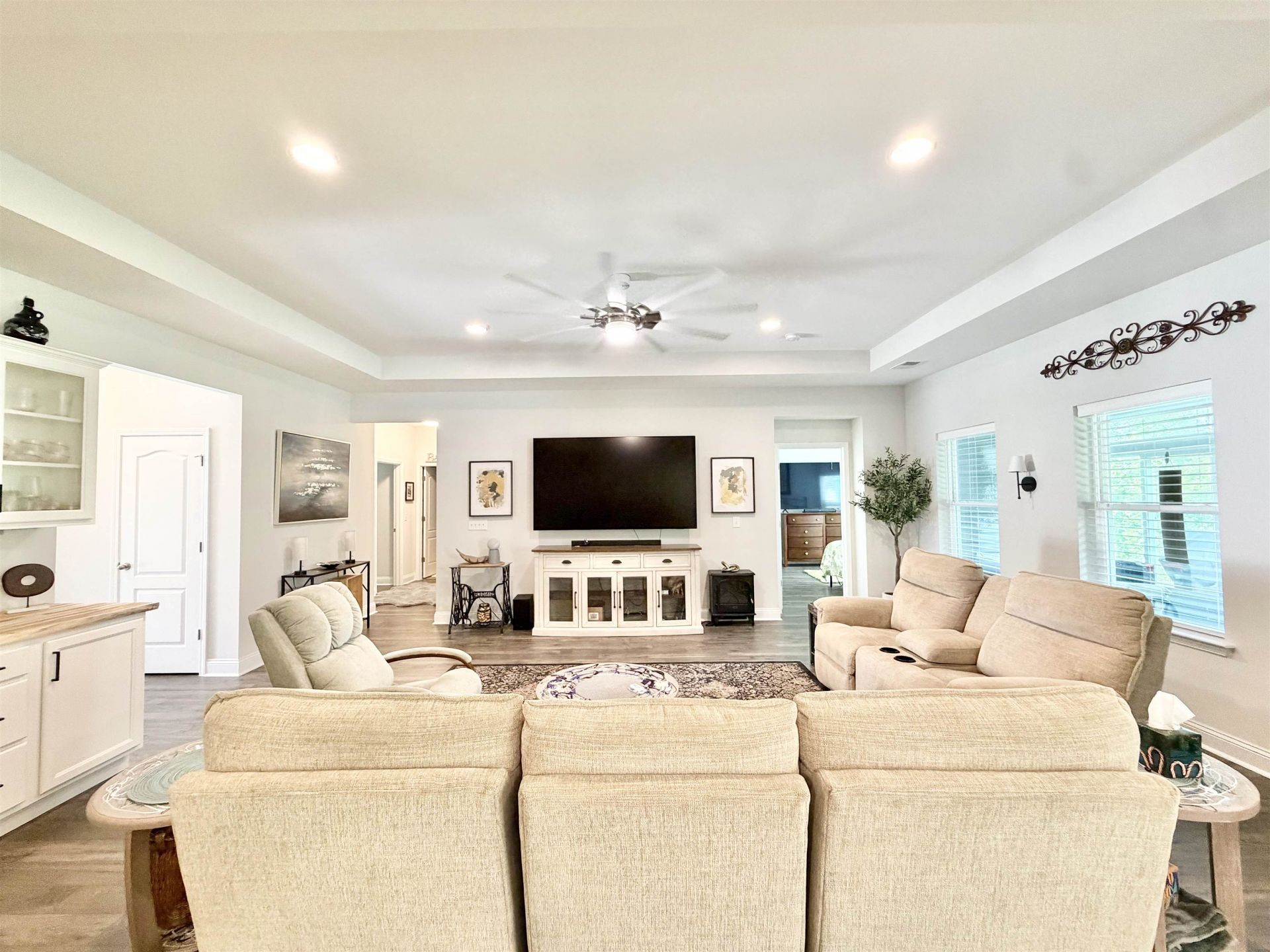 387 Dunbarton Ln. Photo 5