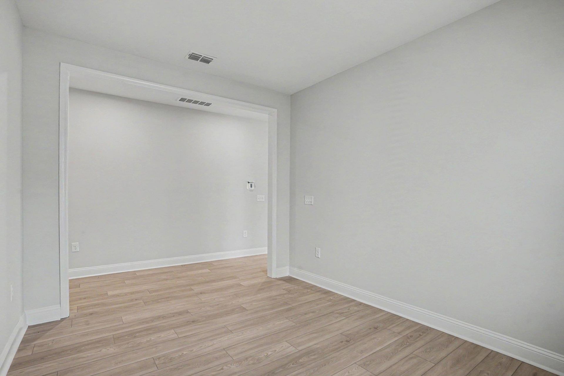 1213 Beeblossom Dr. Photo 10
