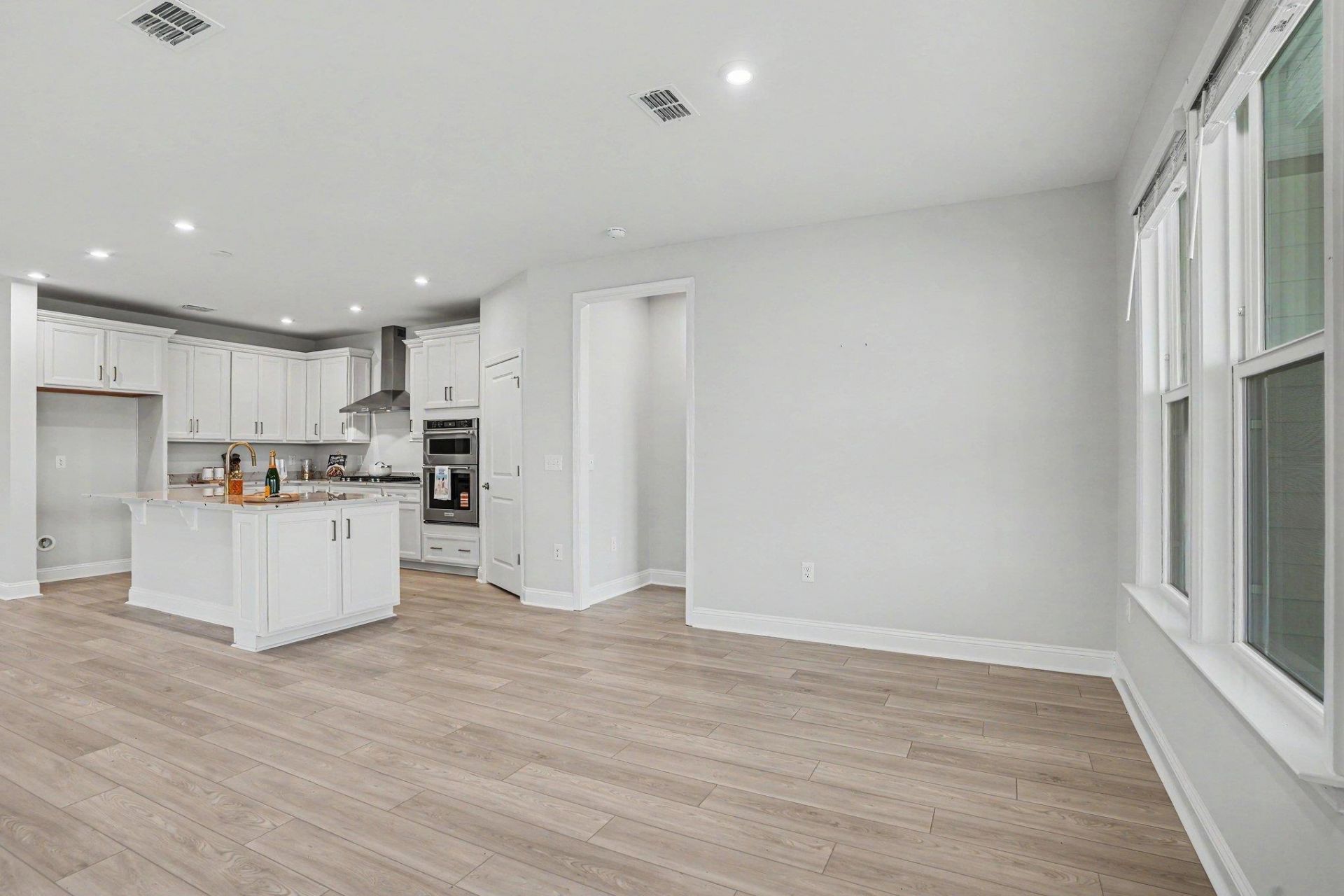 1213 Beeblossom Dr. Photo 11