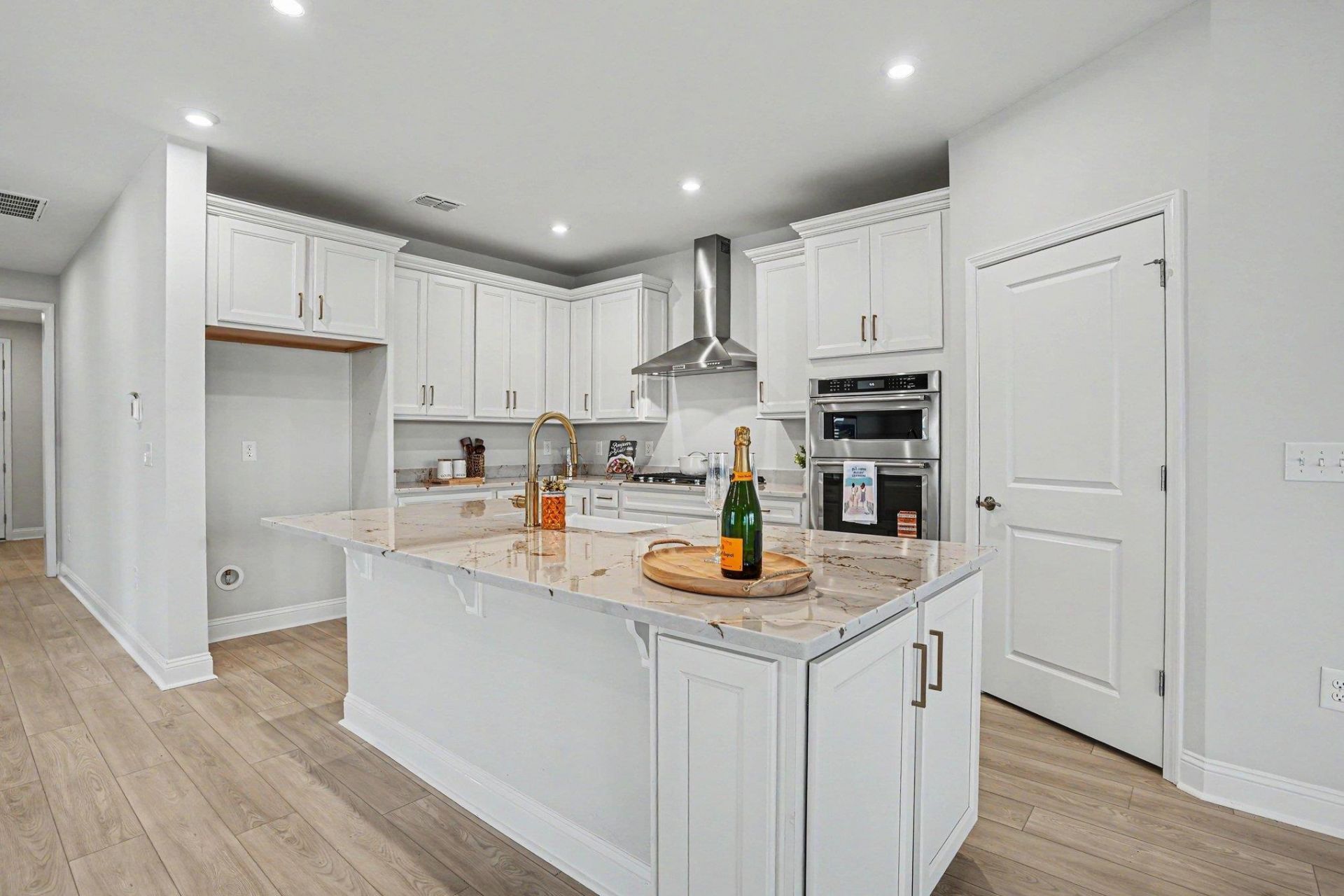 1213 Beeblossom Dr. Photo 16