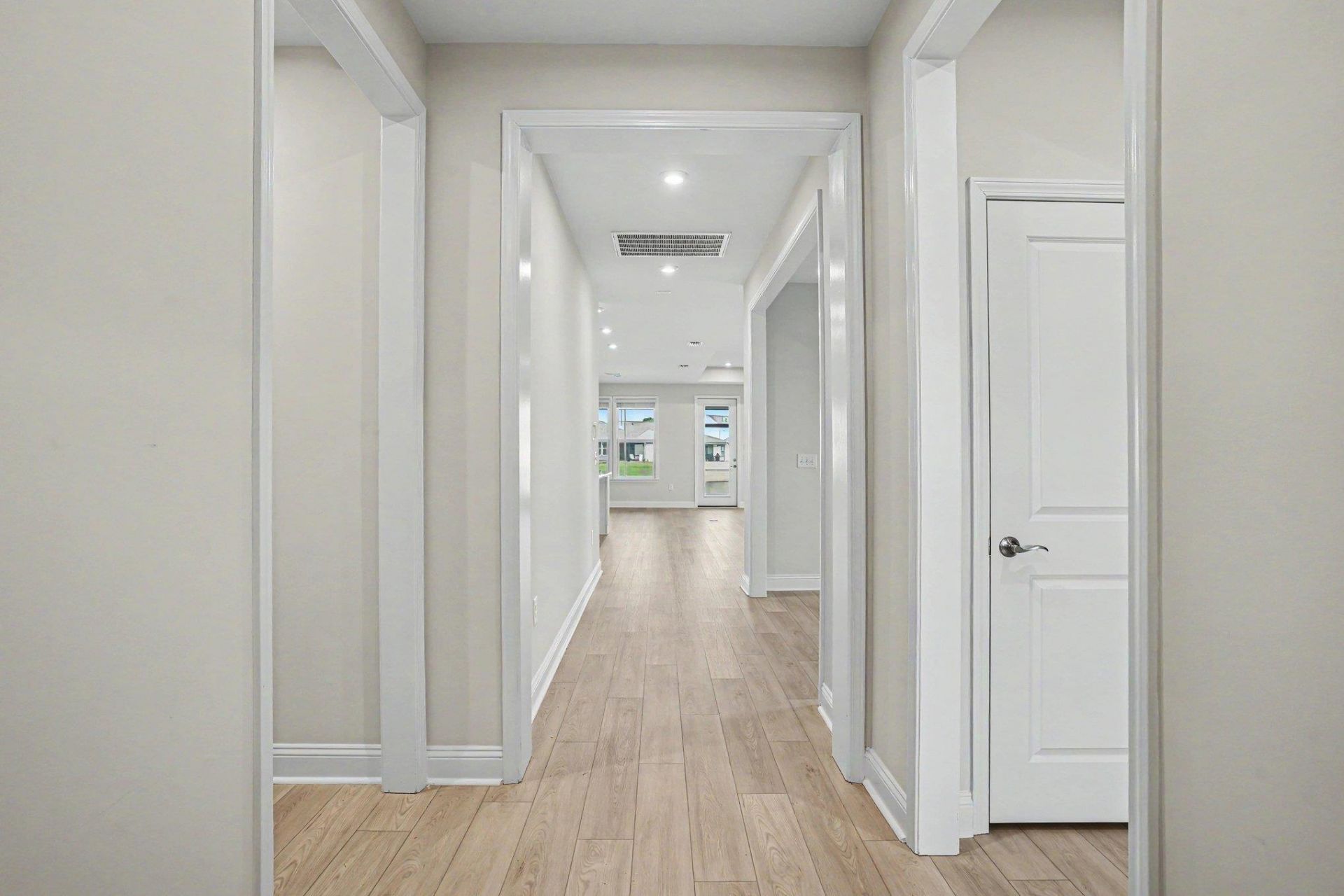 1213 Beeblossom Dr. Photo 4